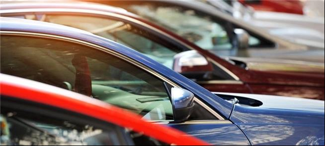 Anúncios na França: considere a carona, a bike, ou
