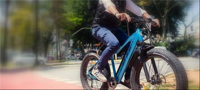 Bicicleta elétrica: acionamento do motor pelo peda