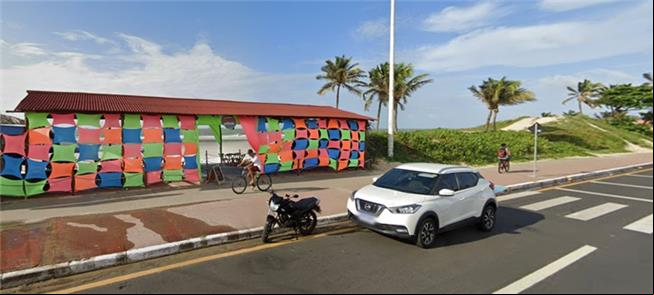 Ciclistas na avenida Litorânea, em São Luís: agora