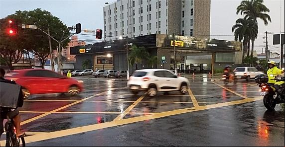 Fiscalização de trânsito em Natal. Carros e motos
