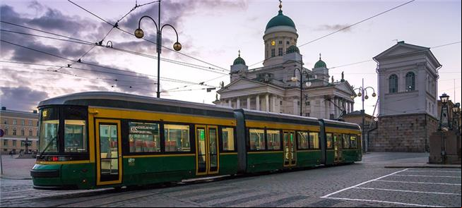 Helsinque: rede de transportes interligada e de qu