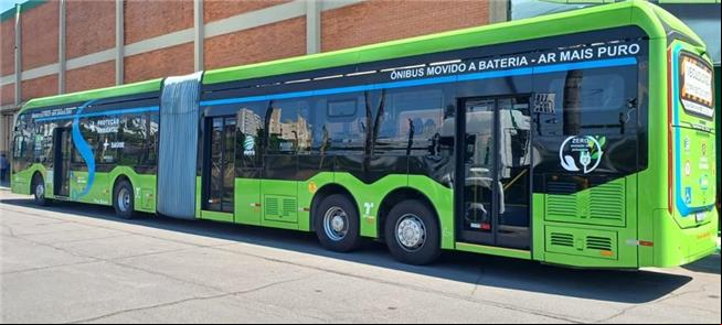 Ônibus elétrico articulado, fabricado em S. Bernar