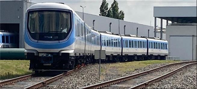 Teste neste ano em trem da futura linha Grand Pari