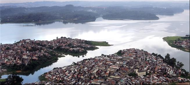 Vista da represa Guarapiranga, em SP, em janeiro d